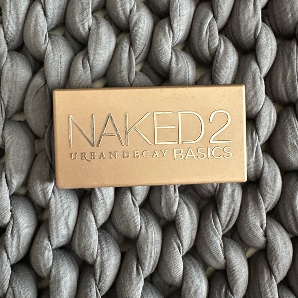 Urban Decay Naked2 Basics Eyeshadow Palette - Picture 2 of 6